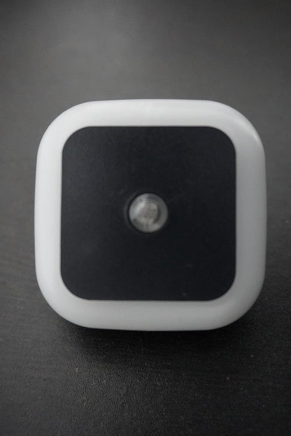 Zest 0.5W Led Plug in Smart Night Lamp with Automatic Sensor Smart Led Night Lamp